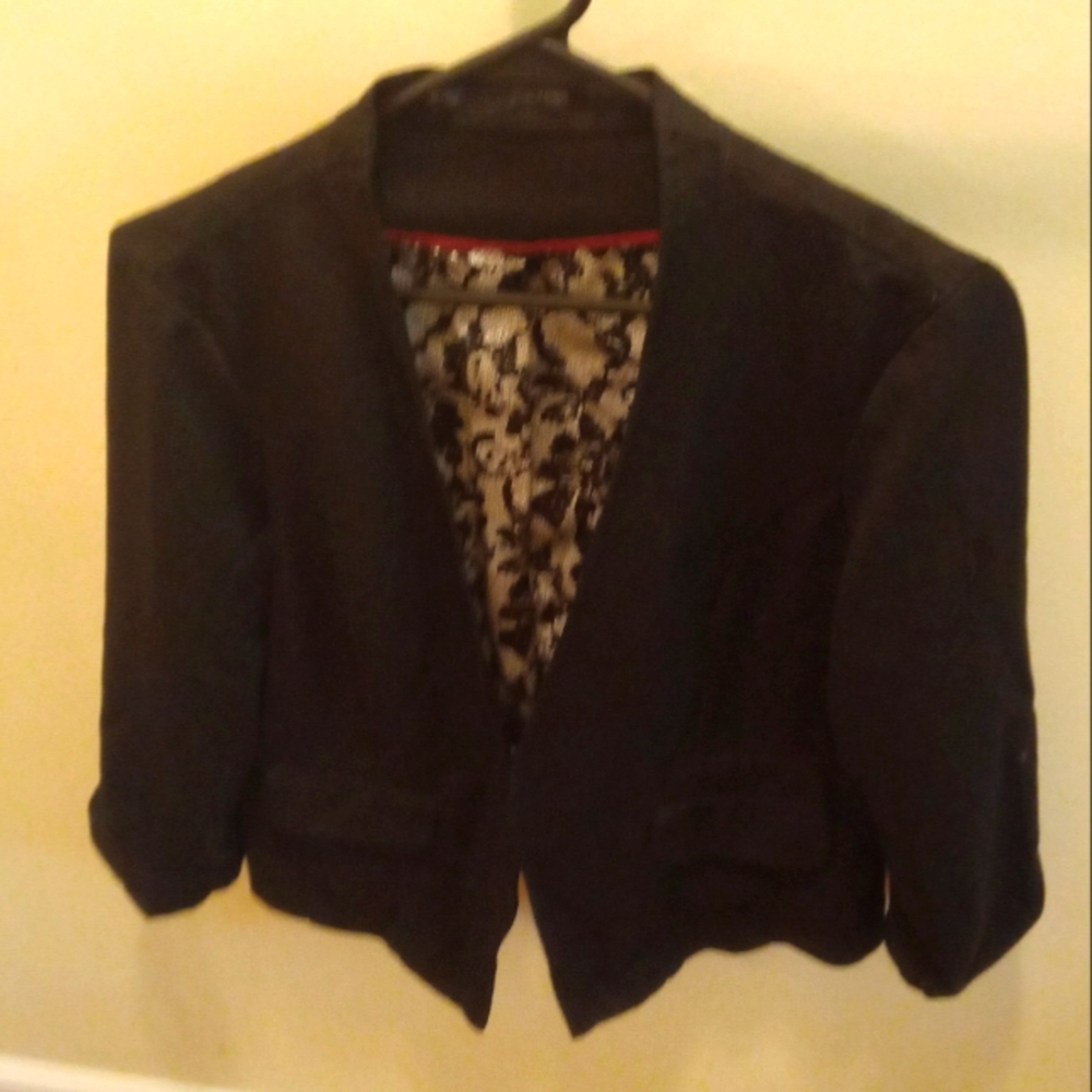 Maurices 3/4 sleeve Cropped blazer